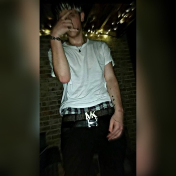 Hey, I’m IanTheUglyGothKid - Picture 3 of 8